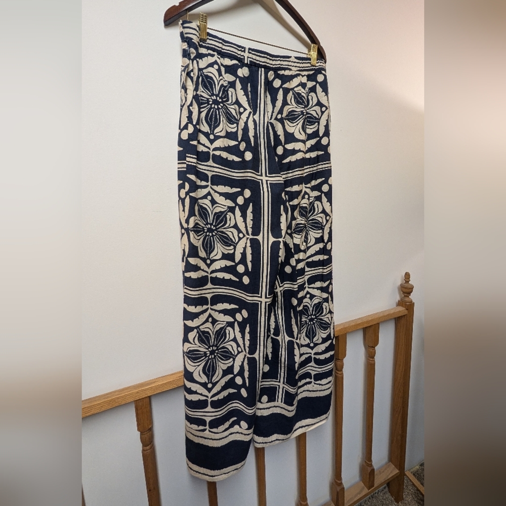 Navy and White Floral Maxi Linen Pants - Picture 3 of 4